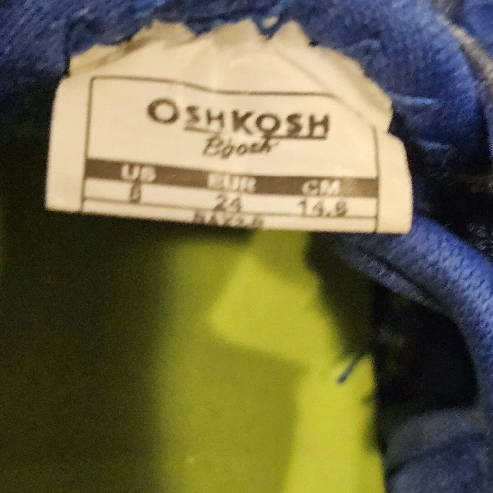 OshKosh Toddler Boys Water Sandals Size 8 Closed Toe Blue Green Outdoor Shoes
